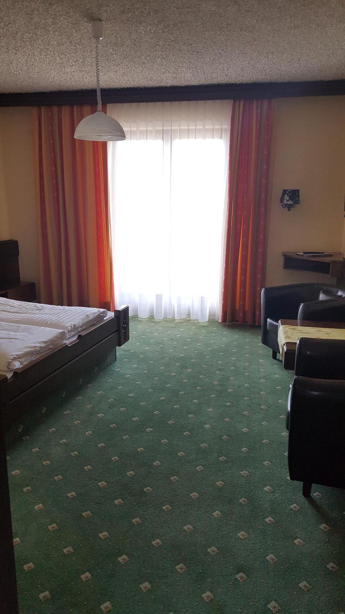 Hotel Kanz Філлах Екстер'єр фото